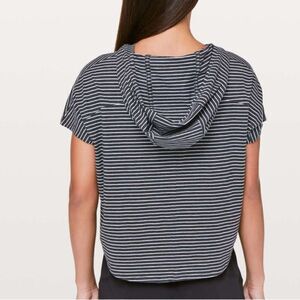 Lululemon Knot Gonna Fly Tee Hood black white modern stripe 4